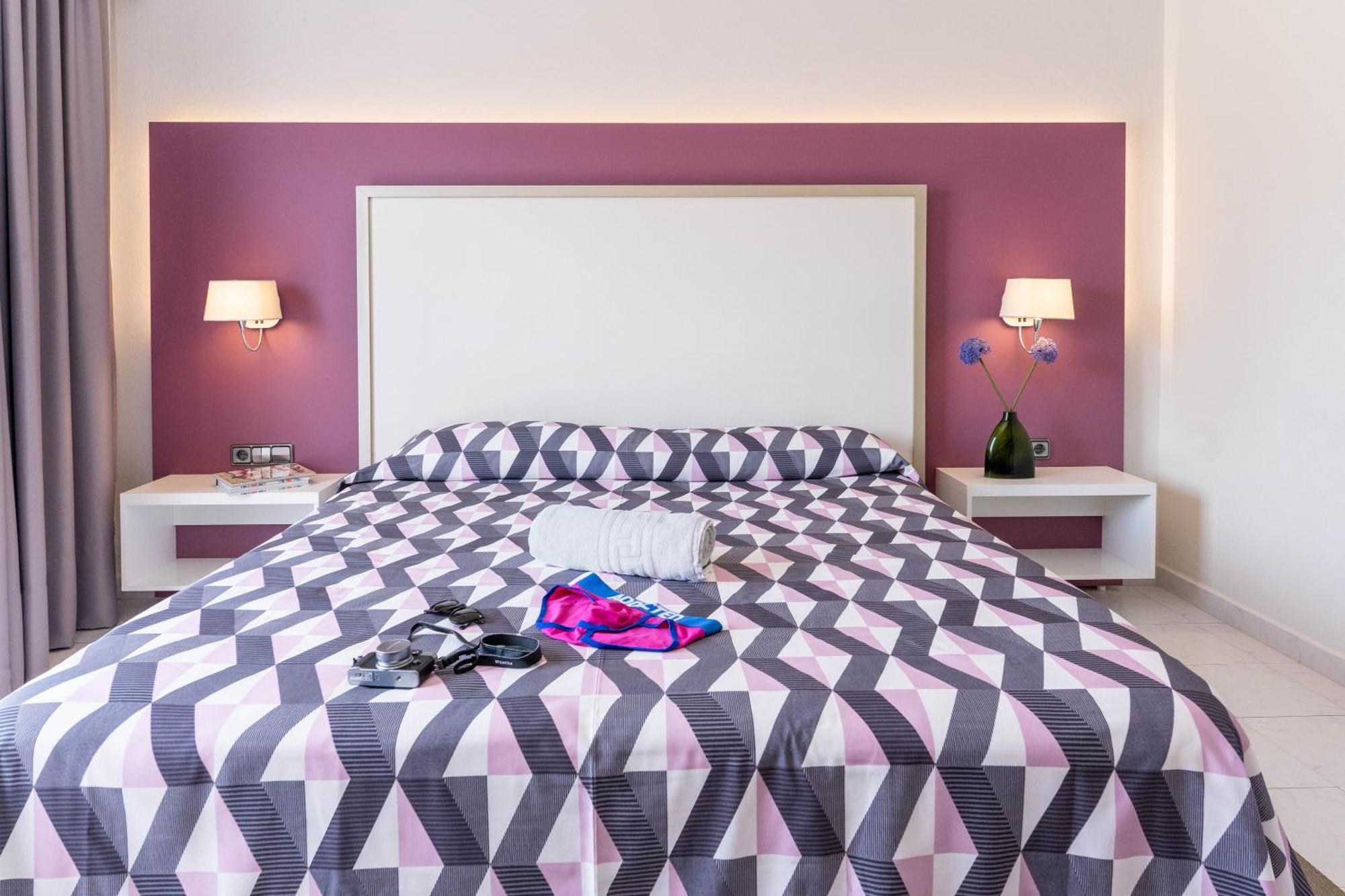 The Purple Hotel - Adults Only Sant Antoni de Portmany Chambre photo