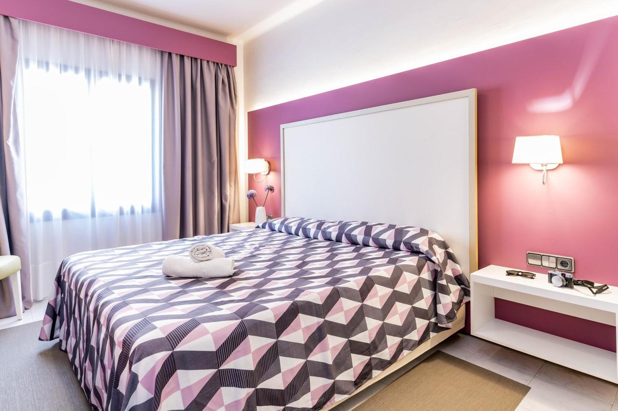 The Purple Hotel - Adults Only Sant Antoni de Portmany Chambre photo